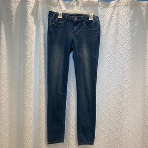 Woman's/ Junior's Aeropostal Jeans NO RIPS jegging size 2
